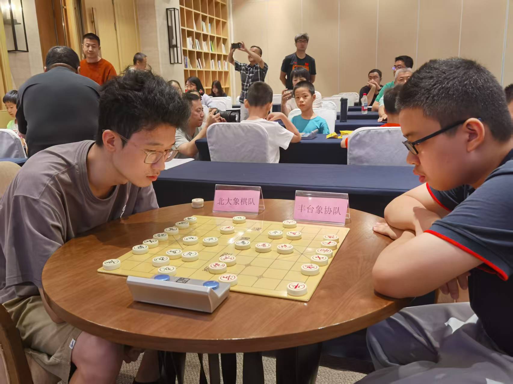 AA, 孩子们在棋, img