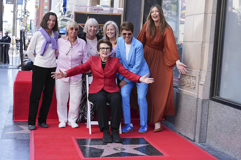 在退役五年, div