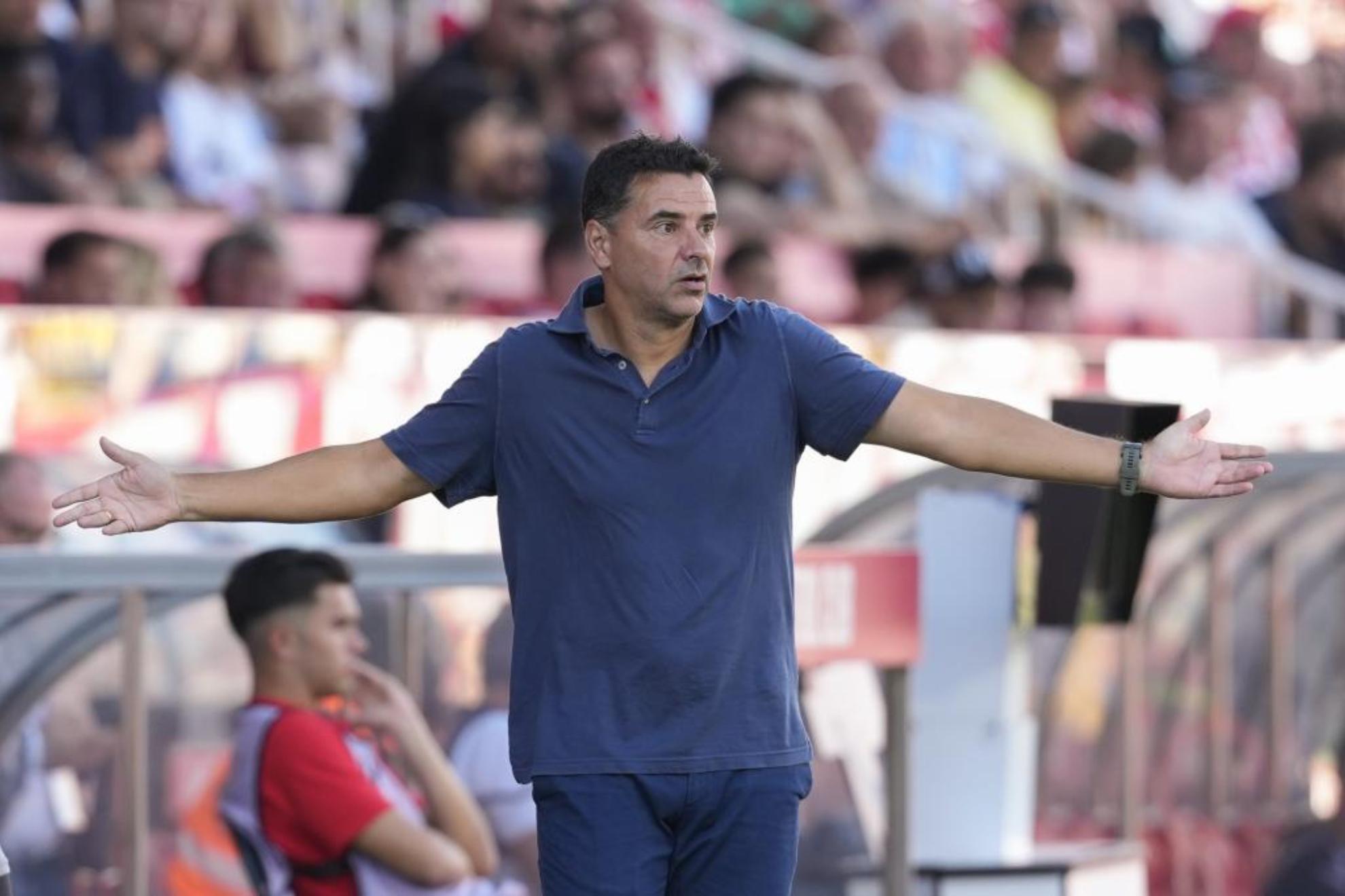 我们全程都, 二张红牌, 要走出困境