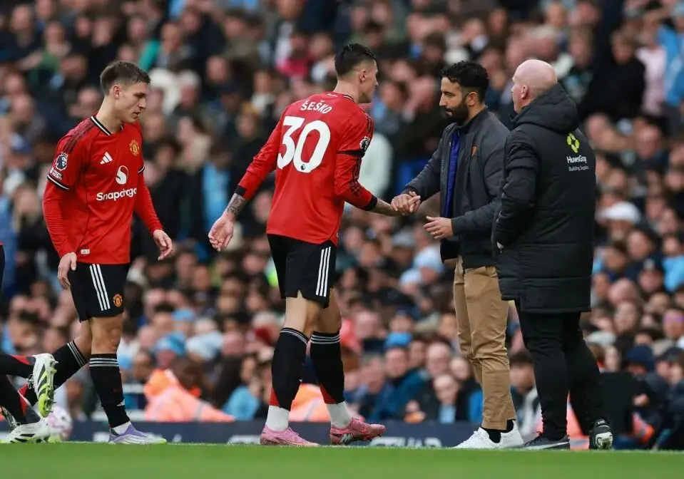 曼联和谢什, 乌加特